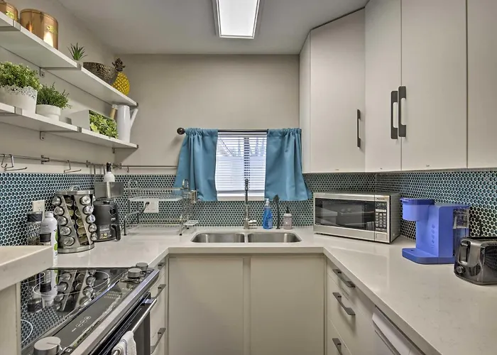 Apartment 2 Mi To Asu With Private Hot Tub In Tempe