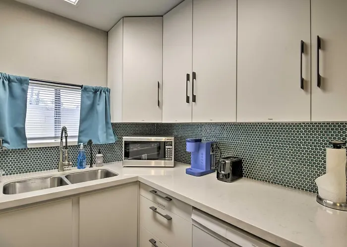 Apartment 2 Mi To Asu With Private Hot Tub In *